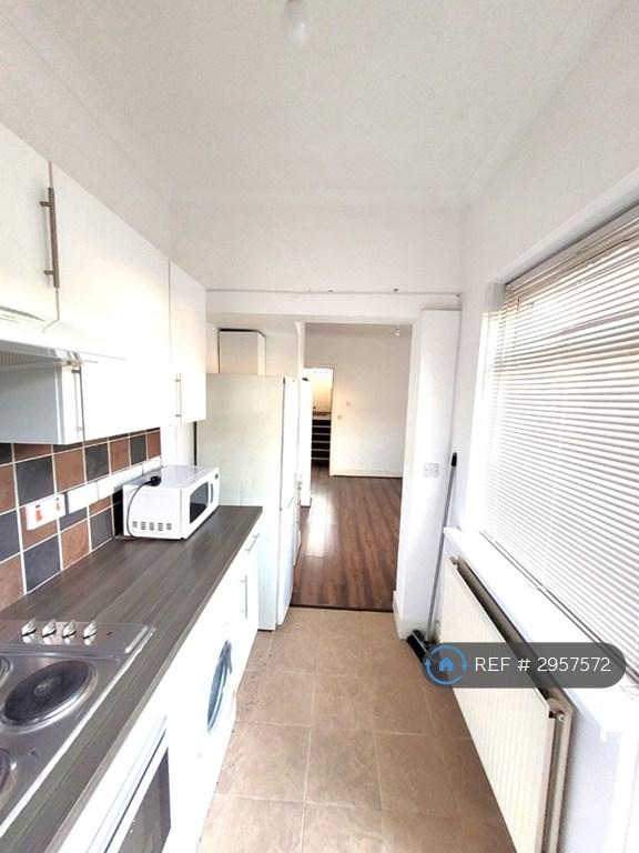 Flat Stanford Road in Greater London