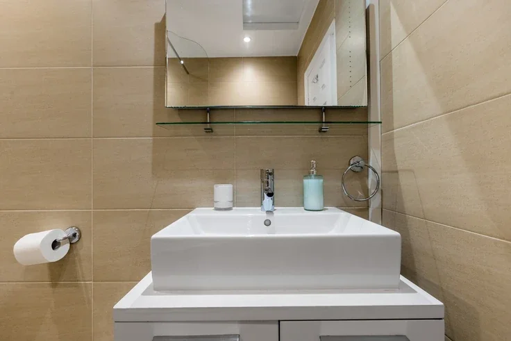 Flat Westbourne Crescent in City of Westminster