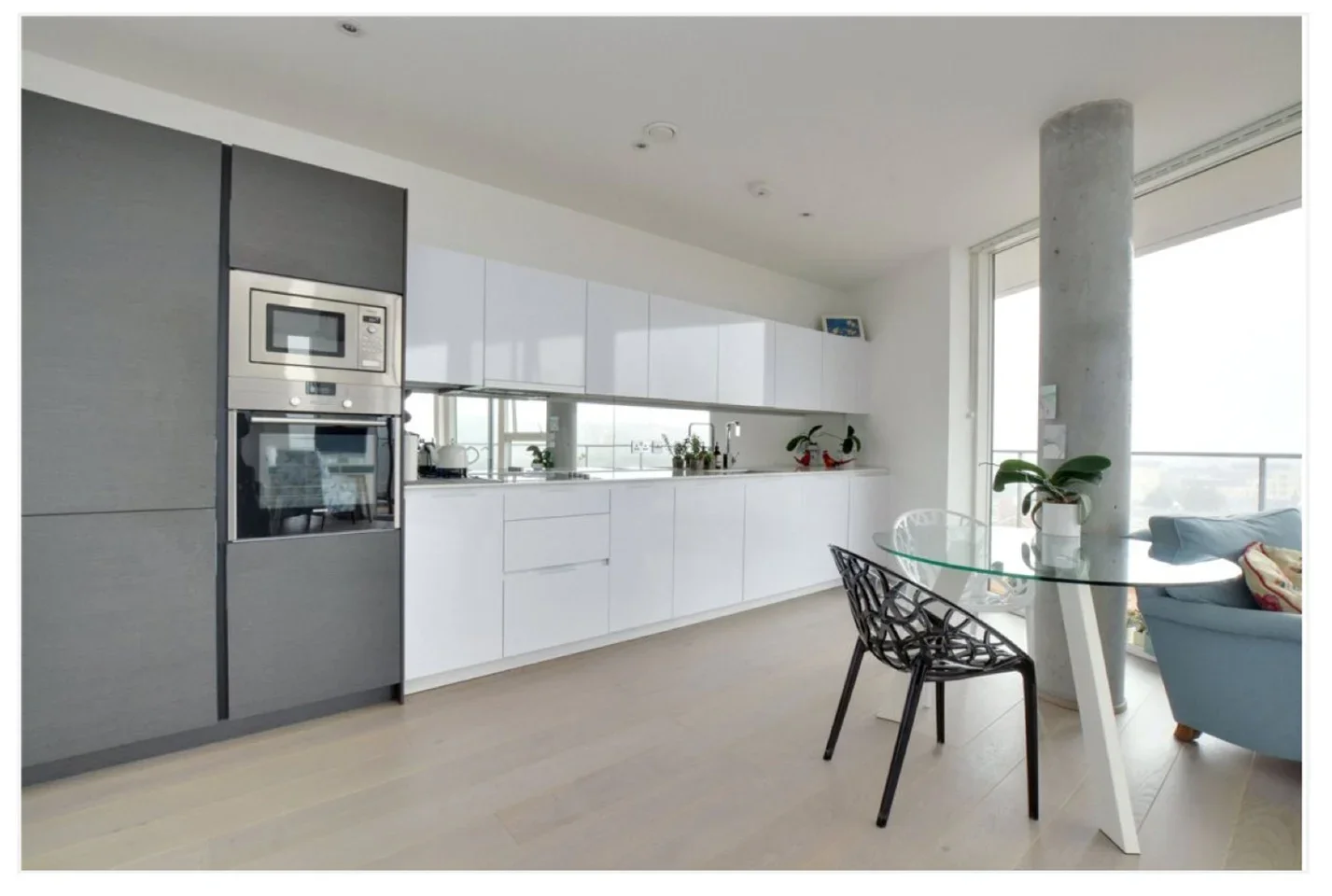 Flat River Gardens Walk in Greater London