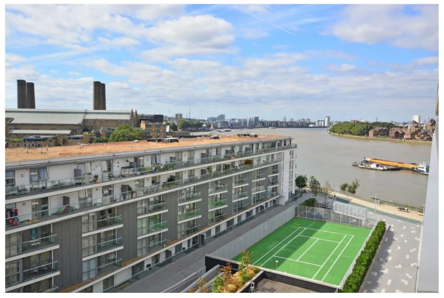 Flat River Gardens Walk in Greater London