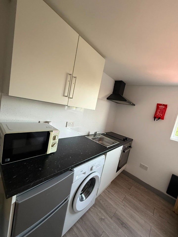 Flat Weald Lane in Greater London
