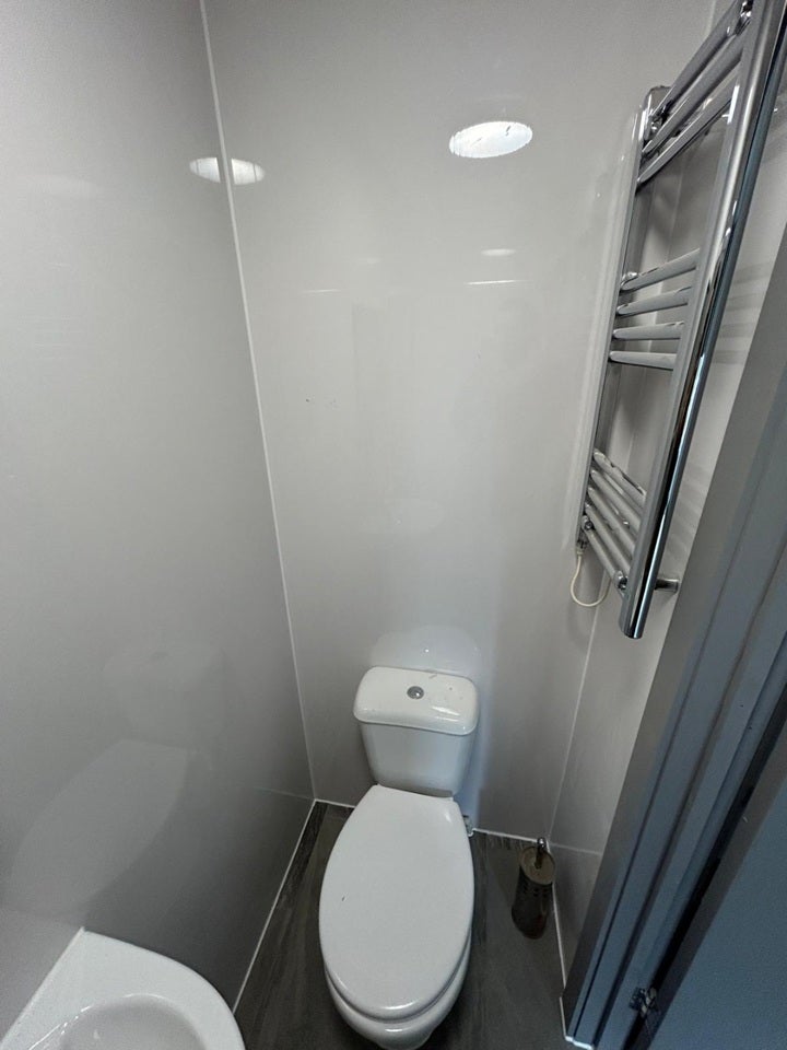 Room Weald Lane in Greater London