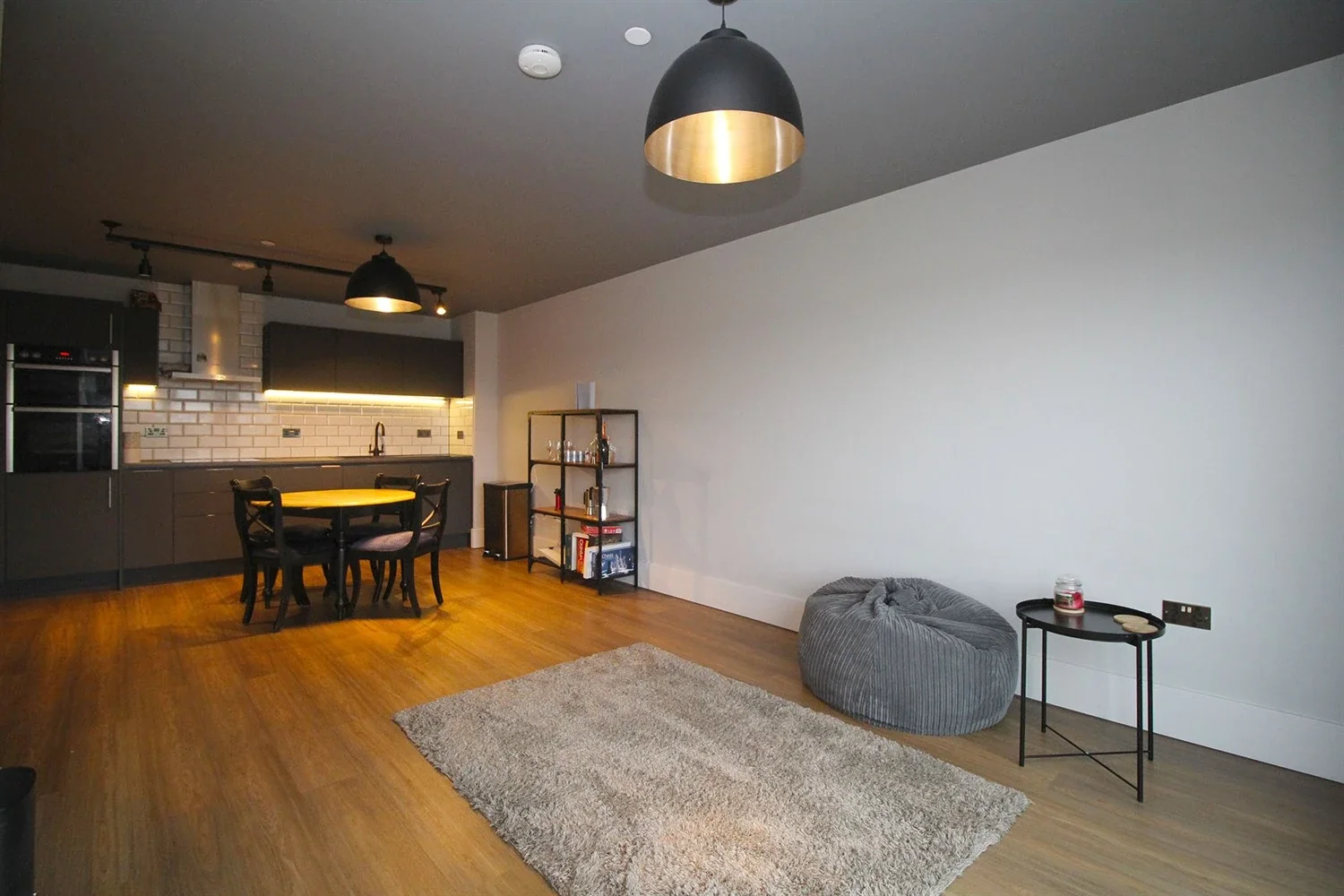 Flat Falcon Street in Charnwood