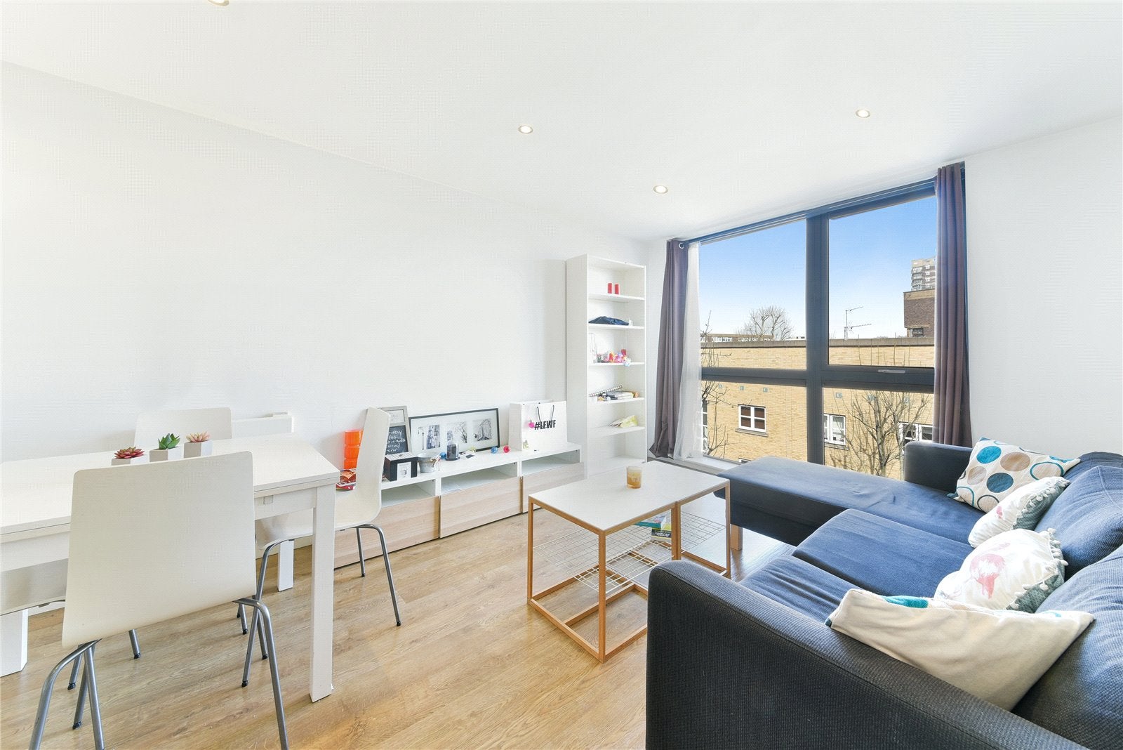 Flat Greatorex Street in Greater London