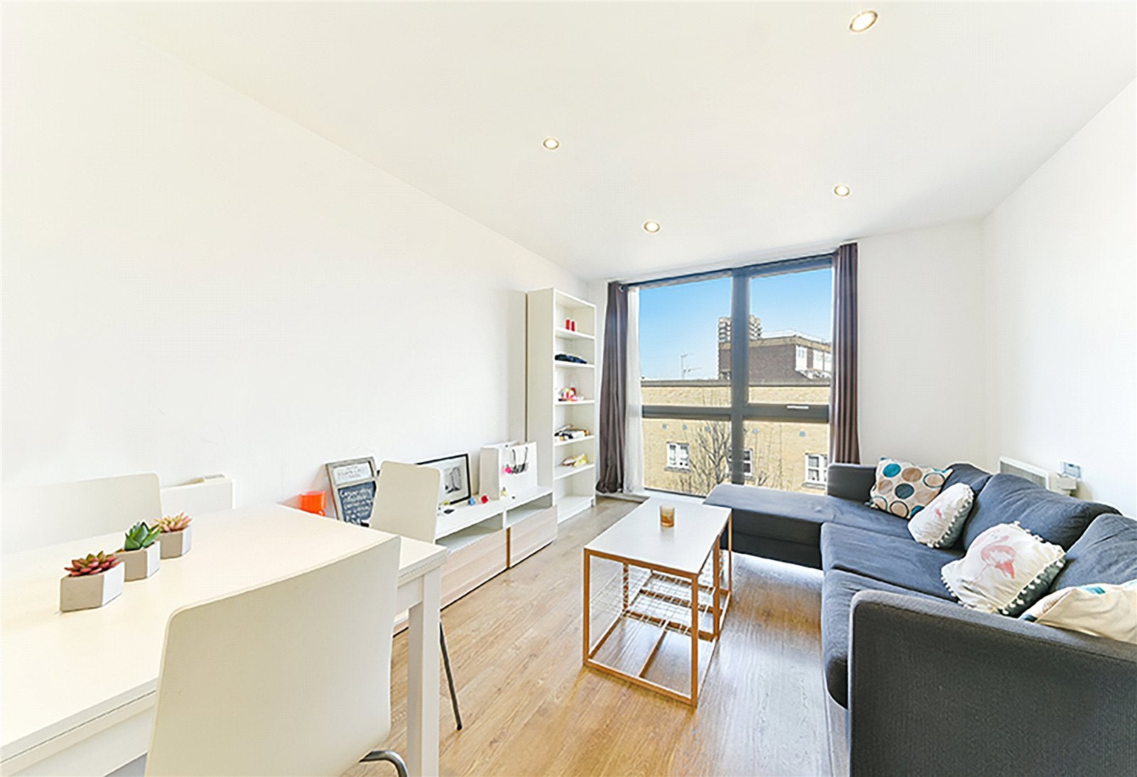 Flat Greatorex Street in Greater London