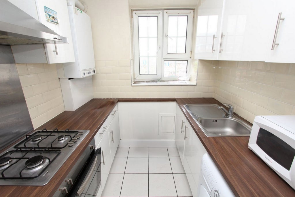 Room Globe Road in Greater London