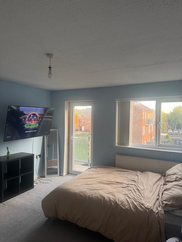 Room Birkin Avenue in Nottingham