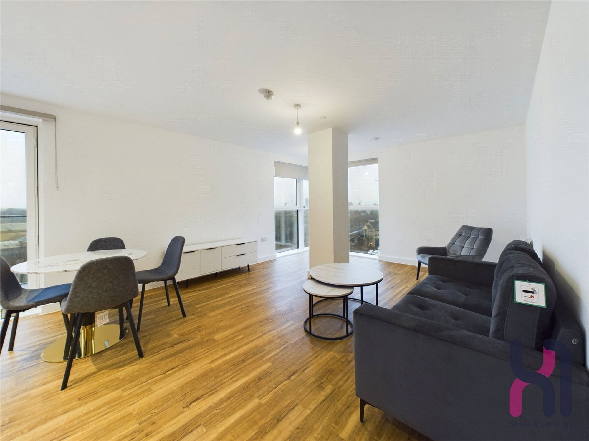 Flat Pomona Strand in Trafford