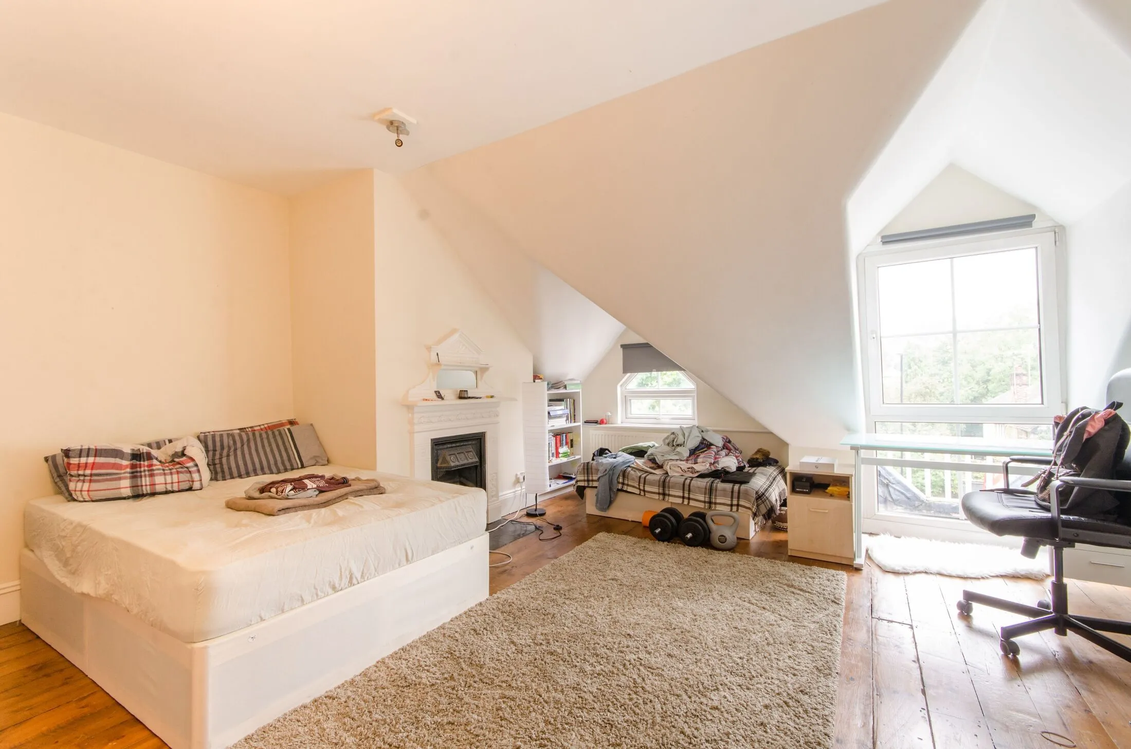 Flat Lyncroft Gardens in Greater London