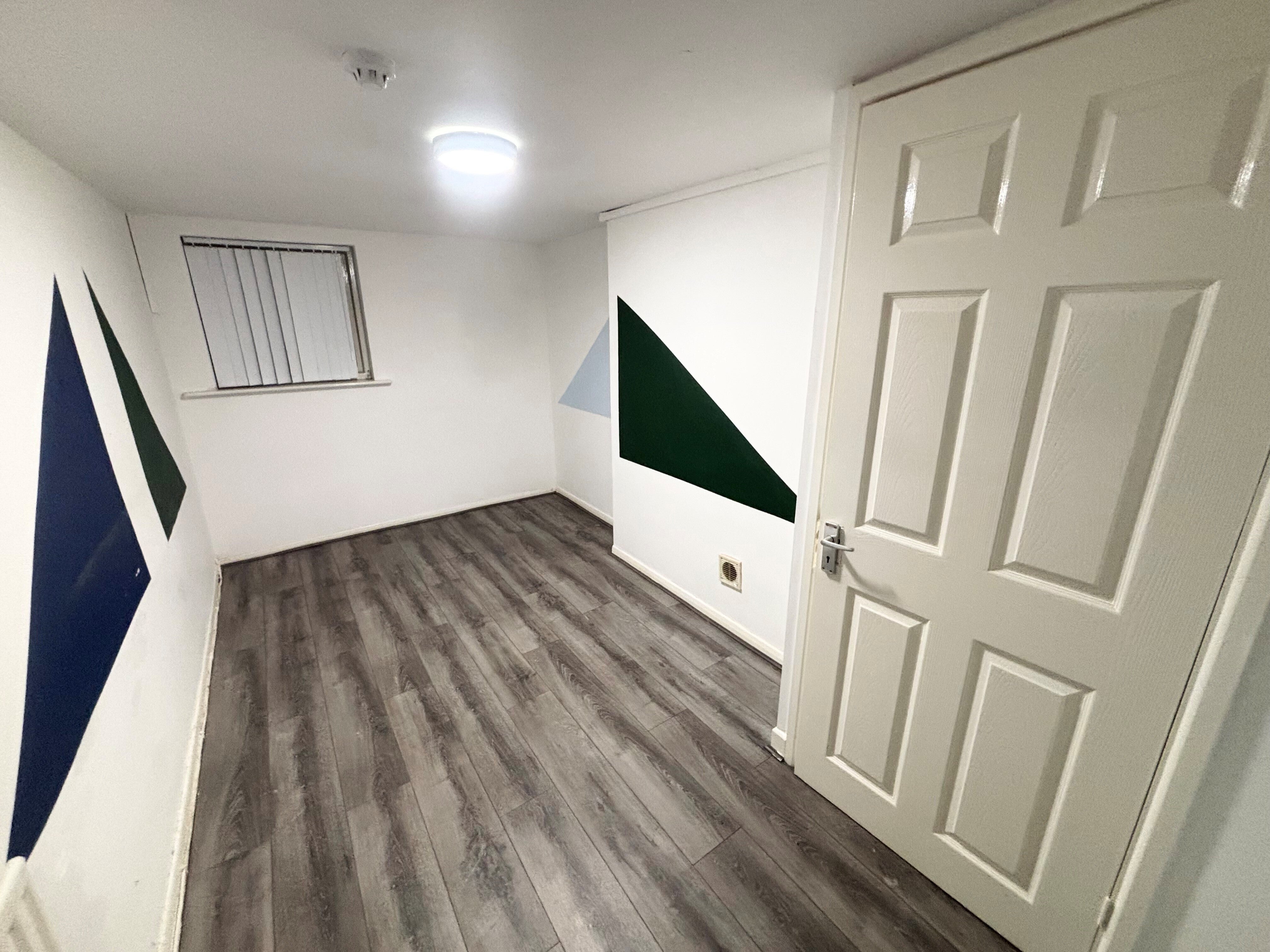 Room Clarendon Avenue in Royal Leamington Spa