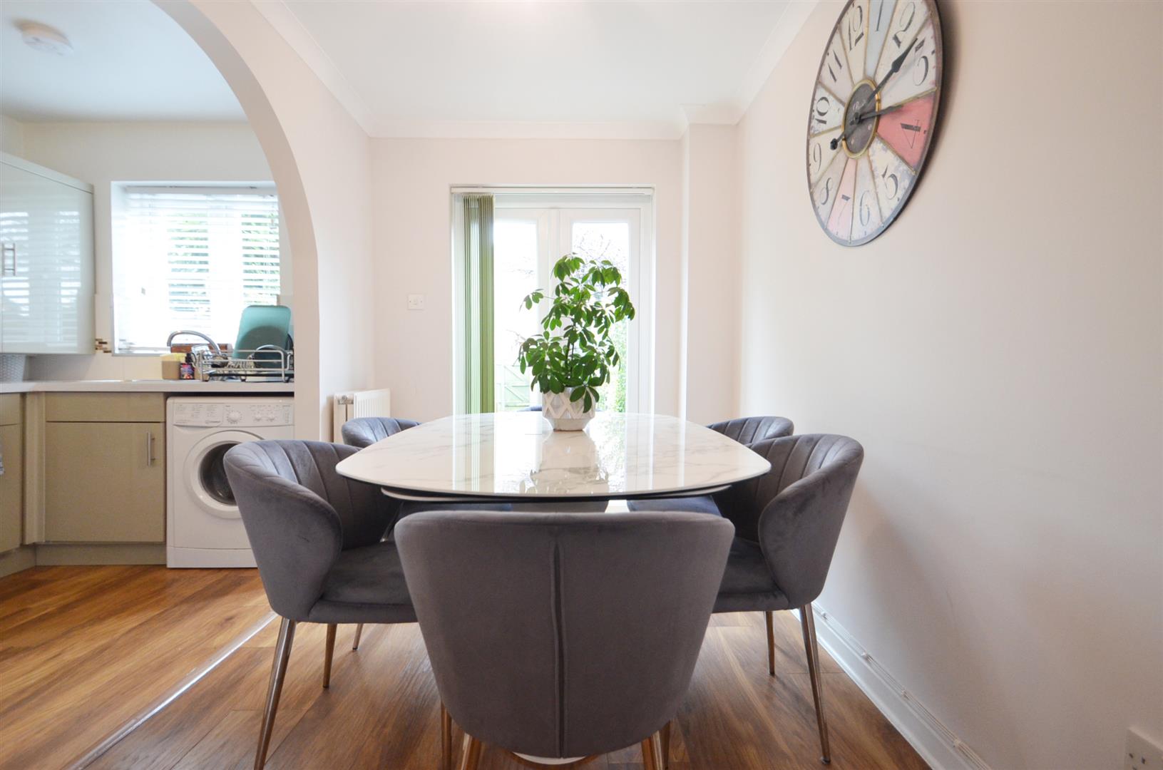 House Flemming Avenue in Greater London