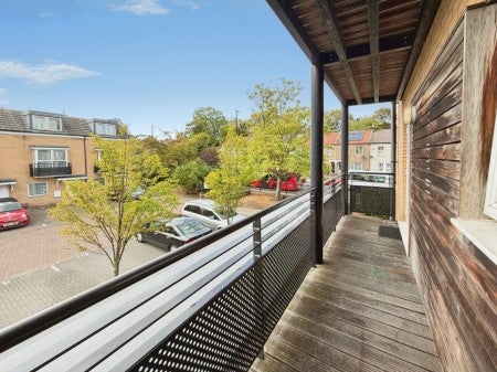 Flat Lanadron Close in Greater London