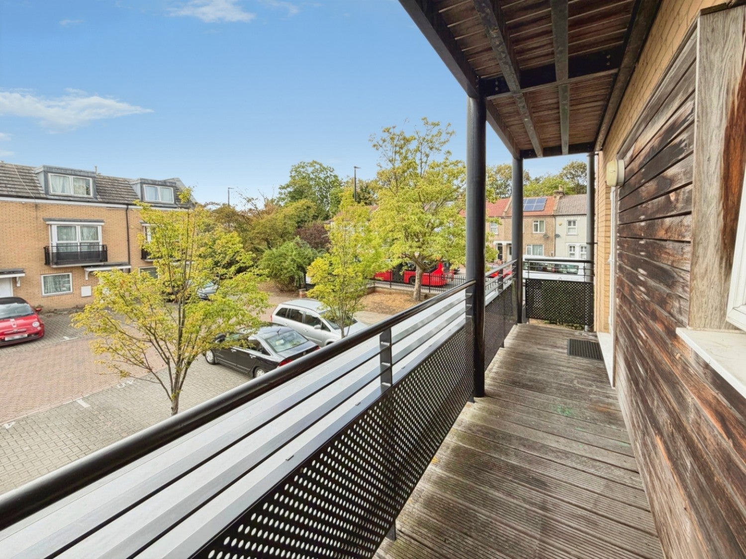 Flat Lanadron Close in Greater London