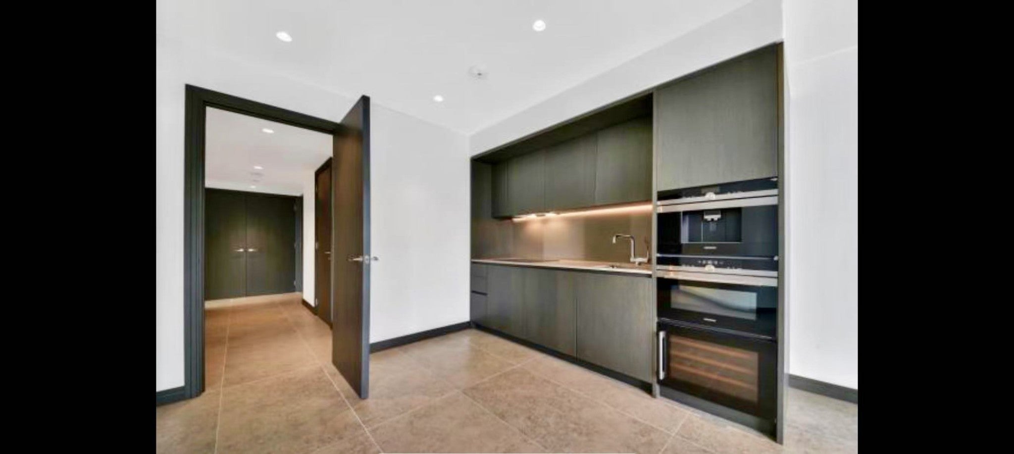 Flat Blackfriars Road in Greater London