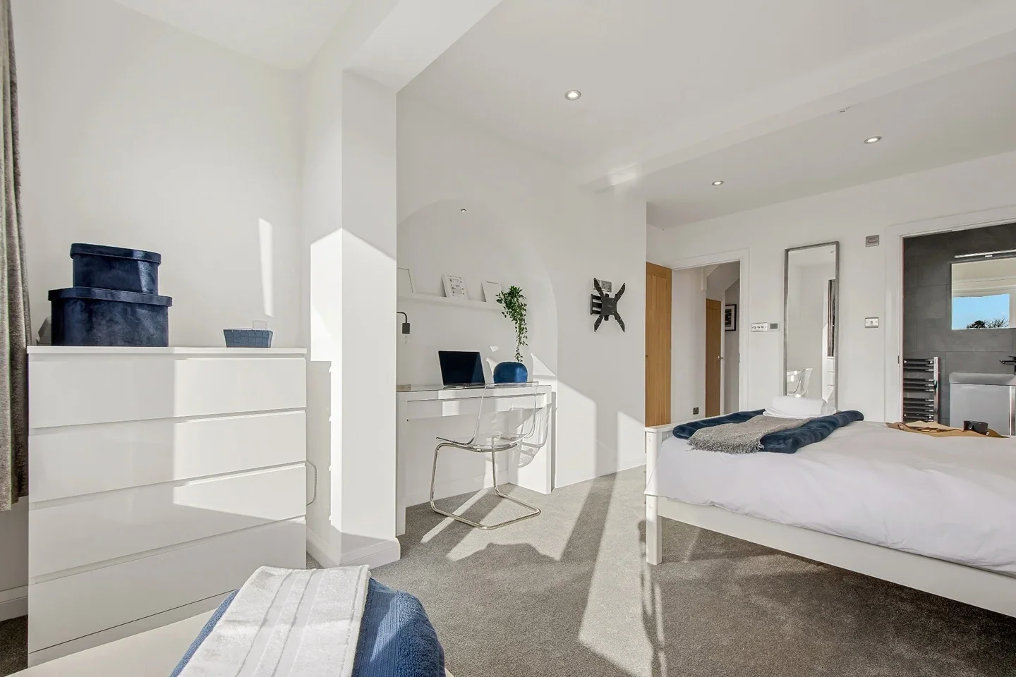 Room Lewis Road in Kettering