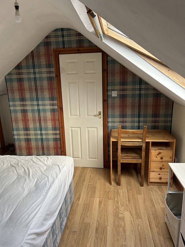 Room Lansdowne Road in Cardiff
