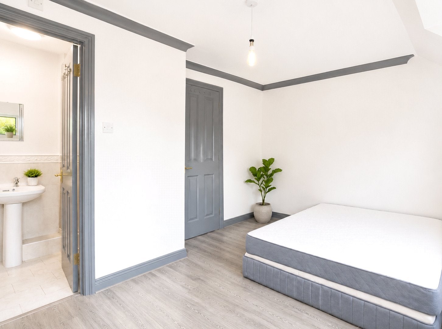 Room Conyer's Road in Greater London