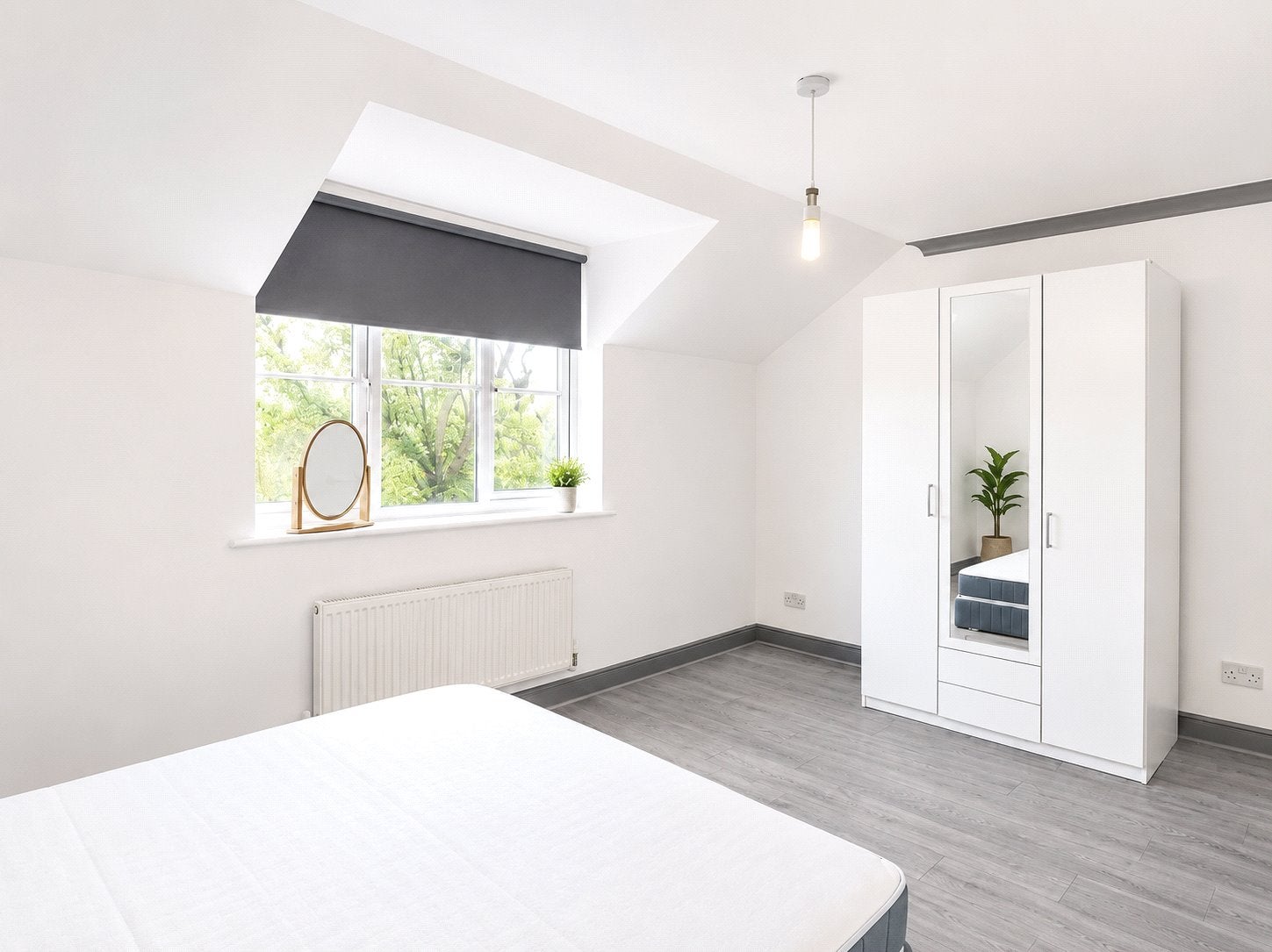Room Conyer's Road in Greater London