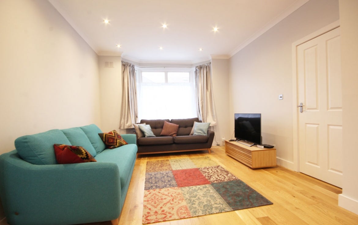 House Southbourne Avenue in Greater London