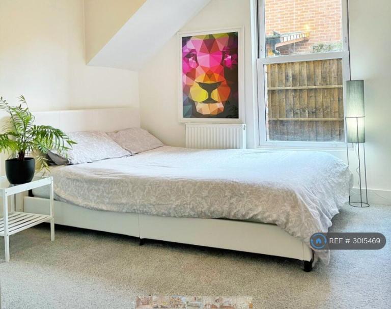 Flat Lydhurst Avenue in Greater London