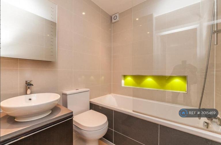 Flat Lydhurst Avenue in Greater London