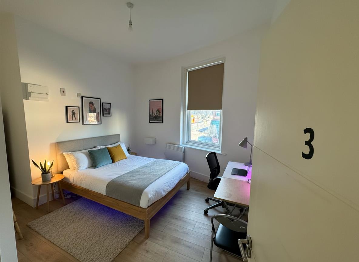 Room Upper Clapton Road in Greater London