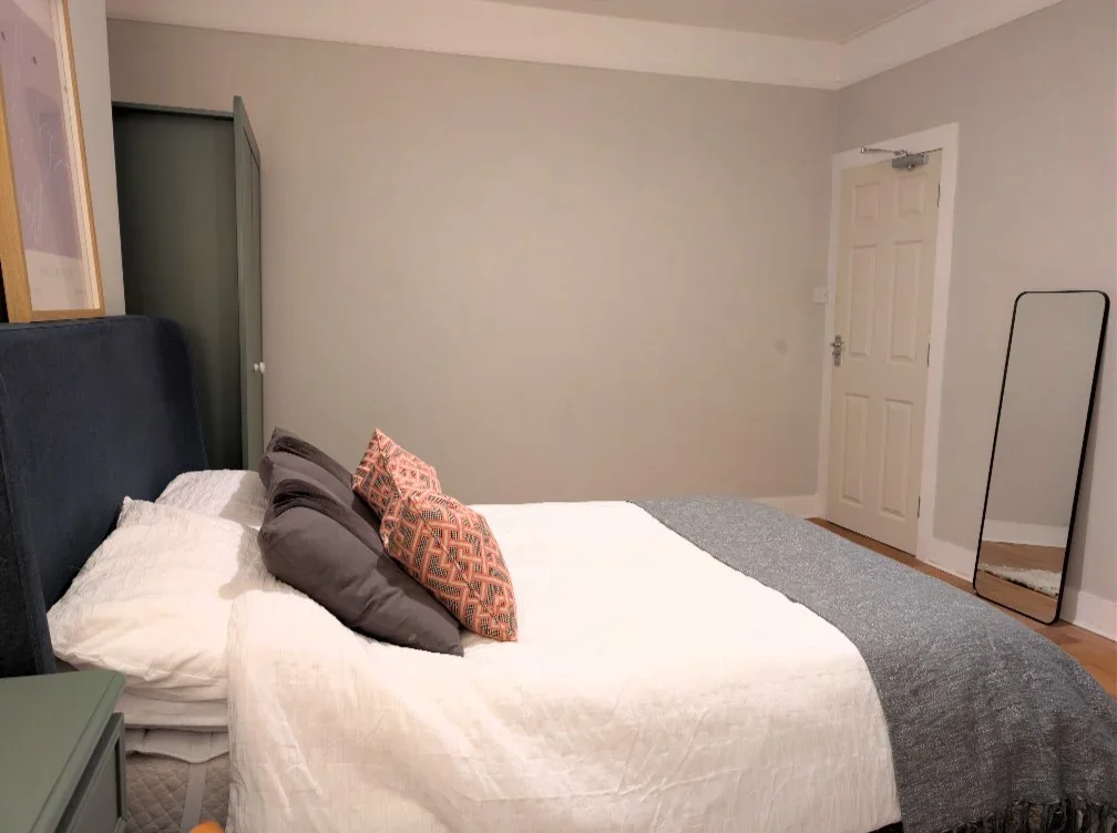 Room Springbank Road in Greater London