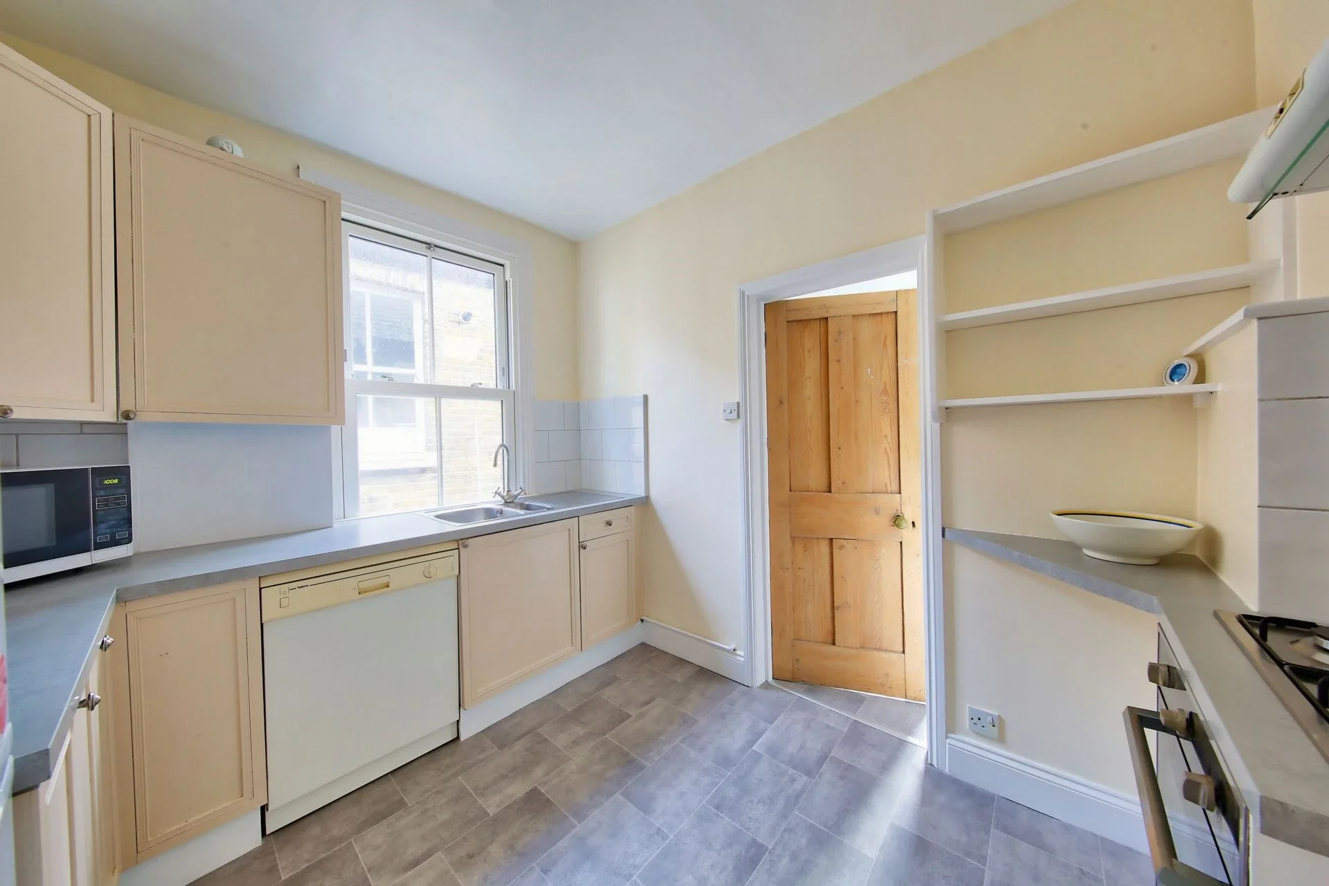 Flat Marcus Terrace in Greater London