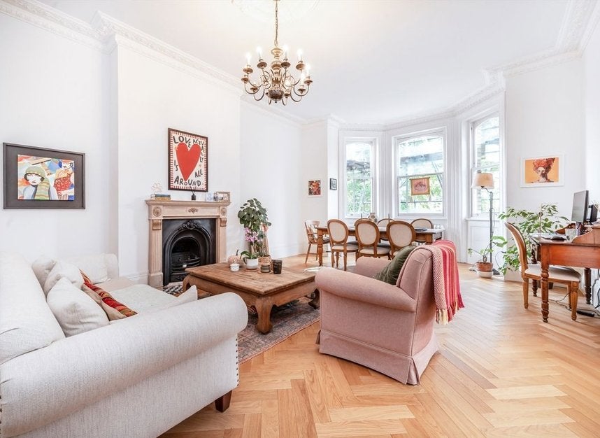 Flat Riverdale Road in Greater London