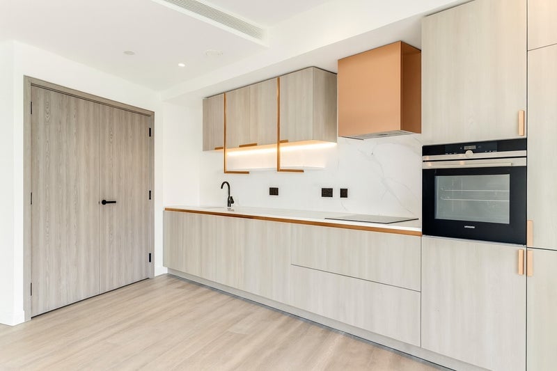 Room Byng Street in Greater London