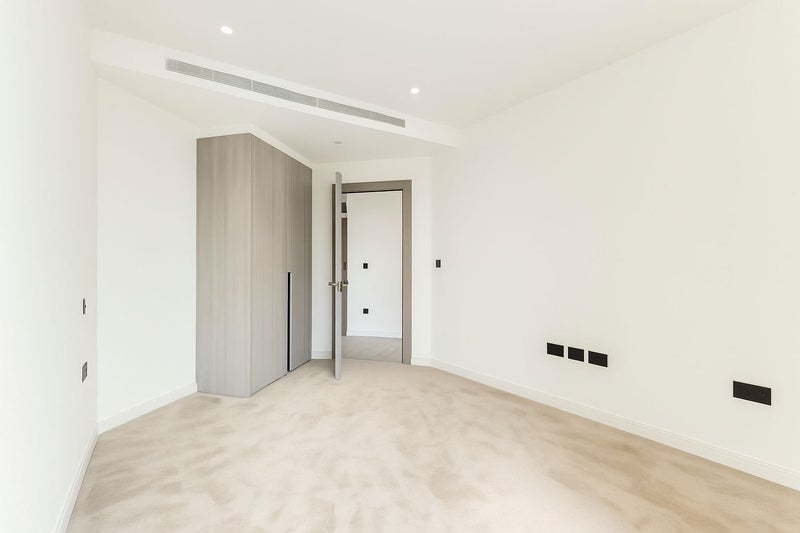 Room Byng Street in Greater London