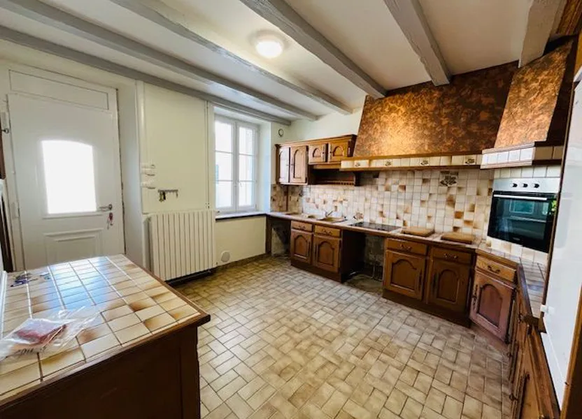 Maison Place du Général de Gaulle à Bruyères-et-Montbérault