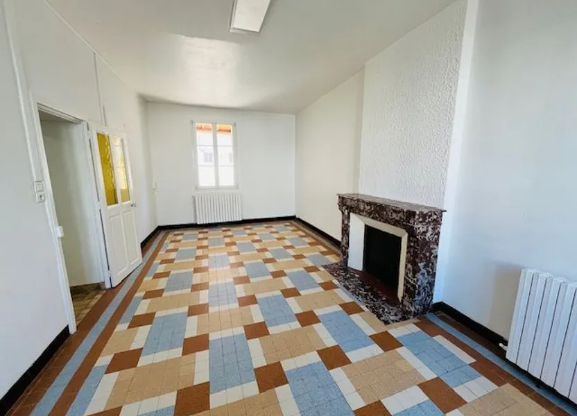 Maison Place du Général de Gaulle à Bruyères-et-Montbérault