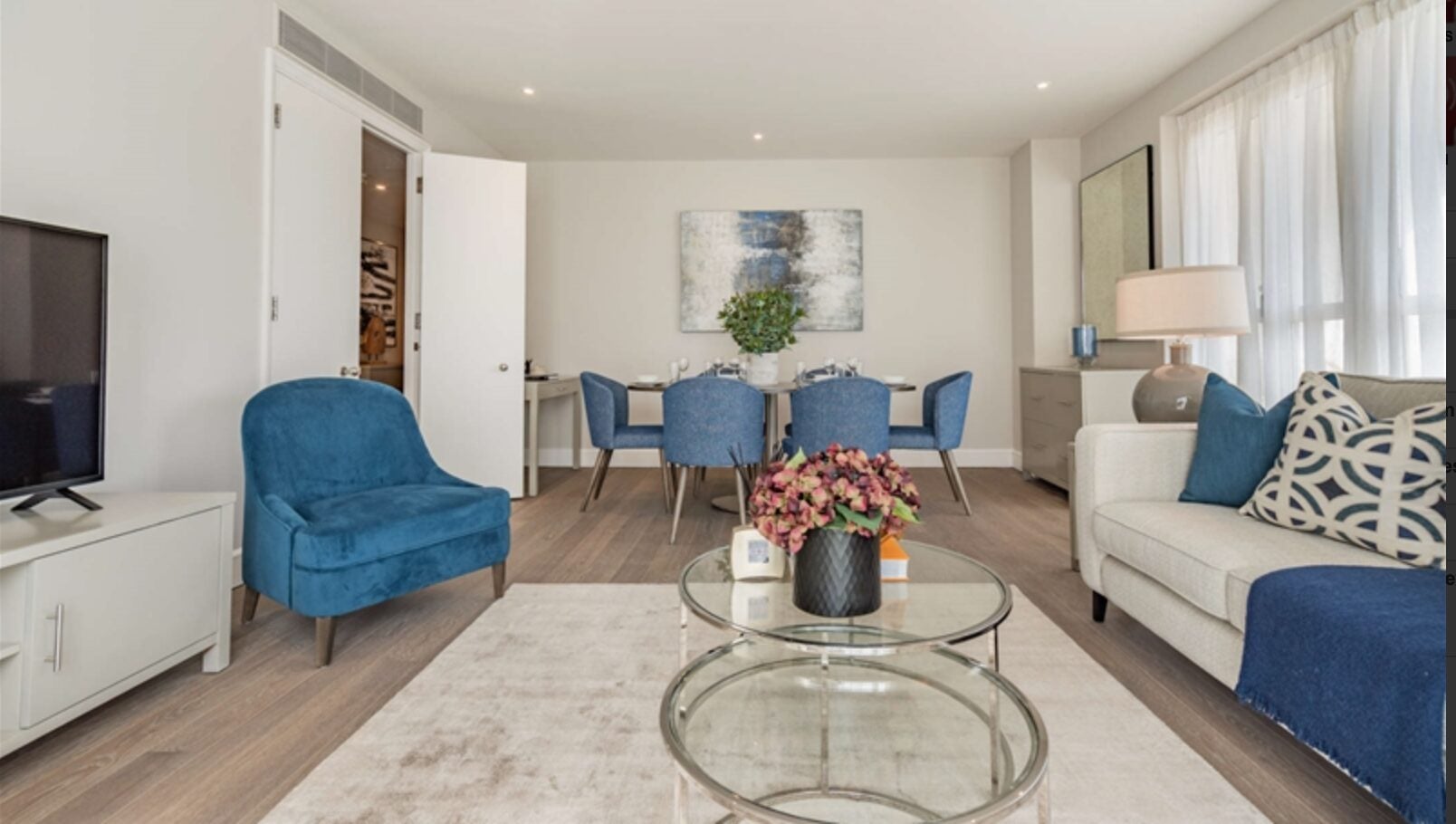 Flat Westferry Circus in Greater London