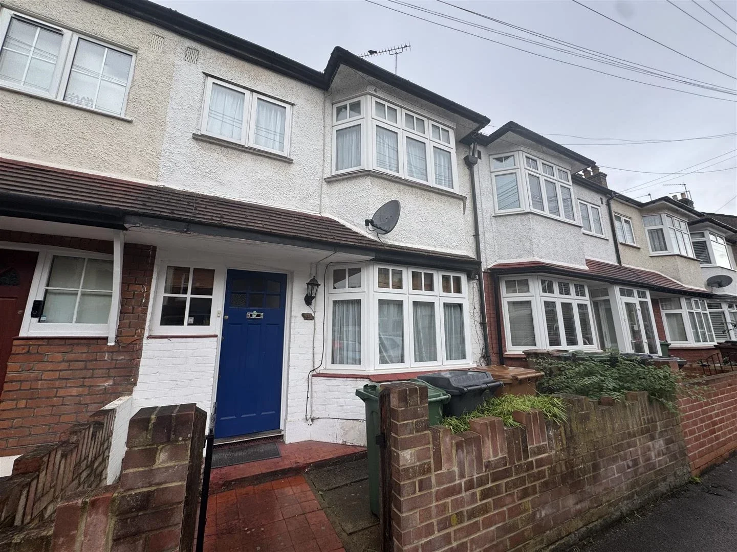 House Garfield Road in Greater London