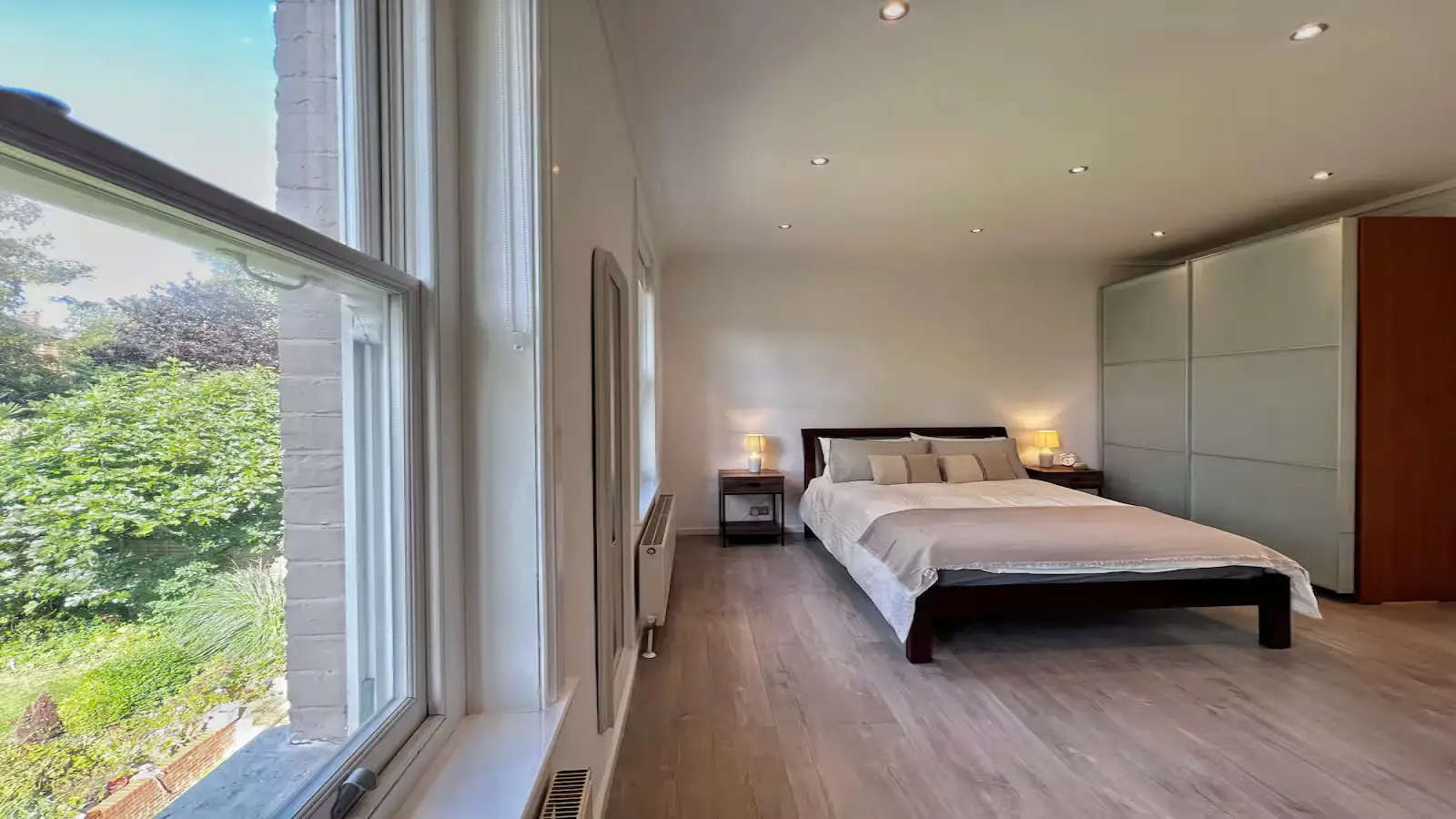 Flat Daleham Gardens in Greater London