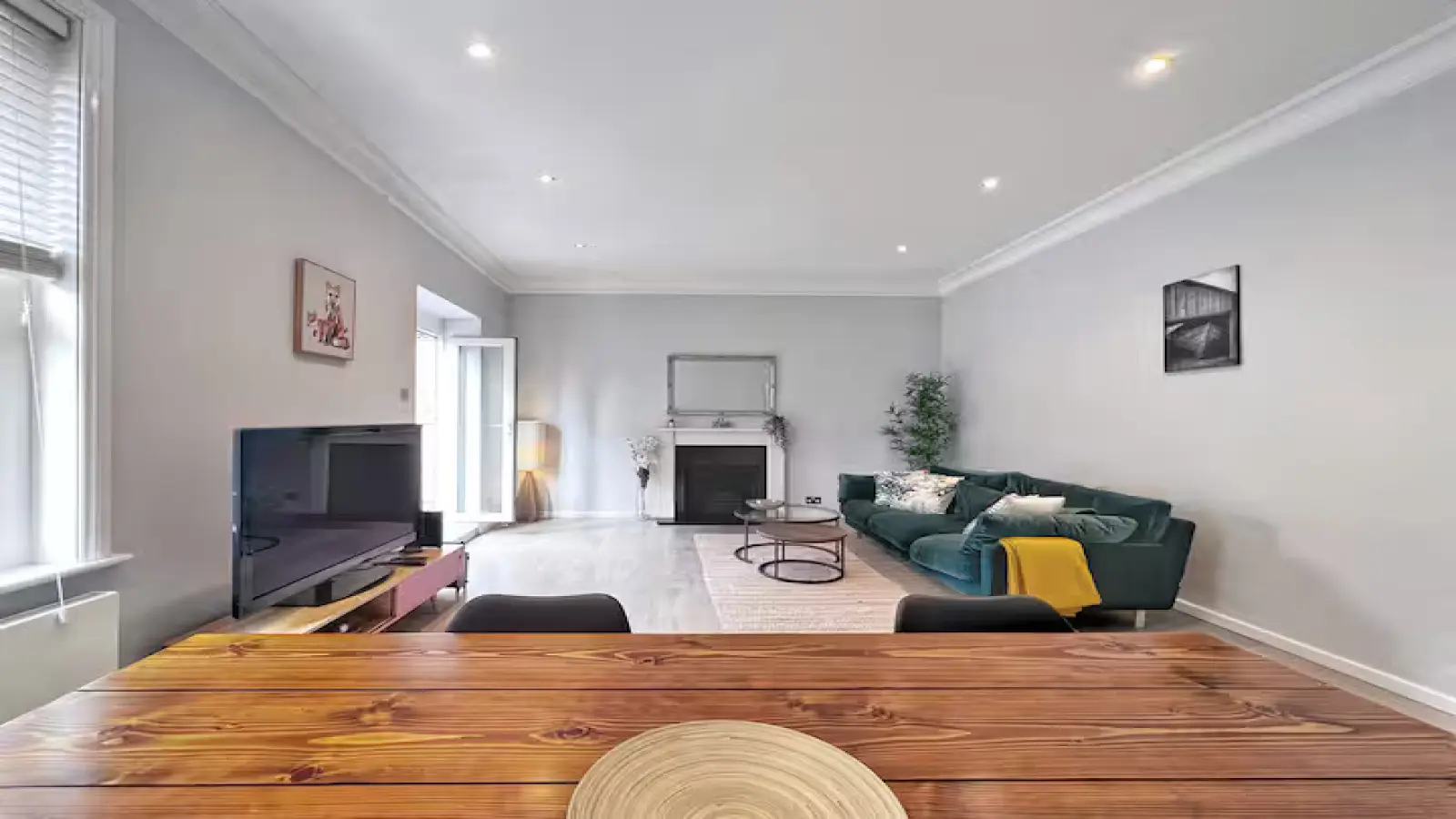 Flat Daleham Gardens in Greater London