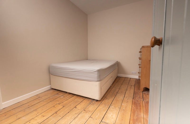 Room Leam Street in Royal Leamington Spa