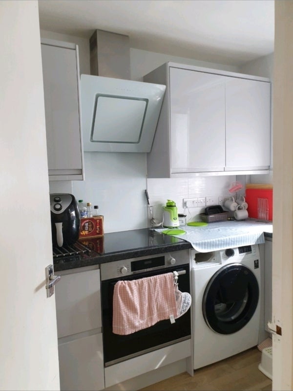 Room Swan Walk in Greater London