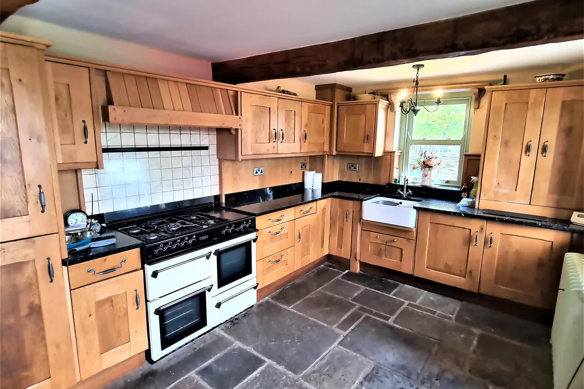 House Black Road in Pontypridd