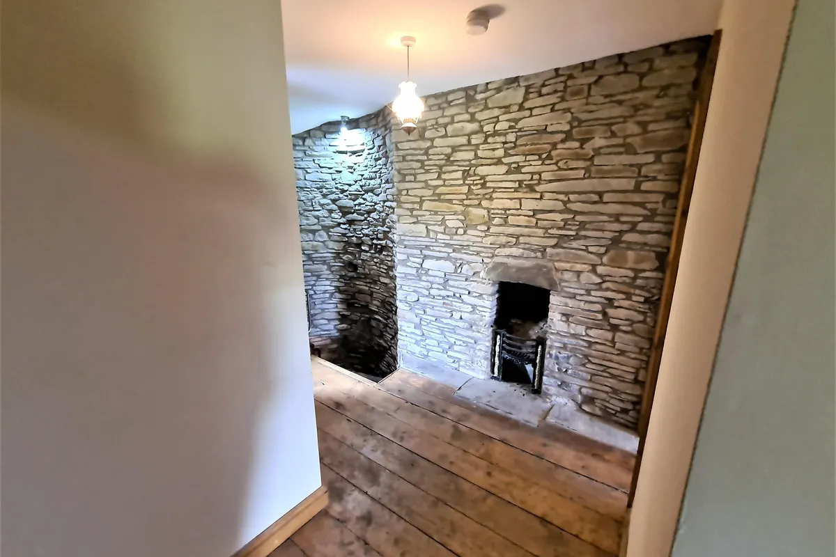 House Black Road in Pontypridd