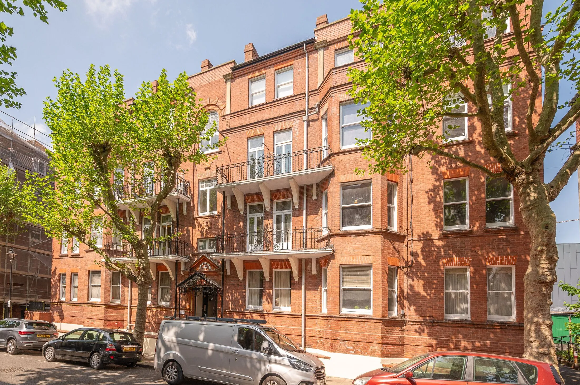 Flat Lissenden Gardens in Greater London
