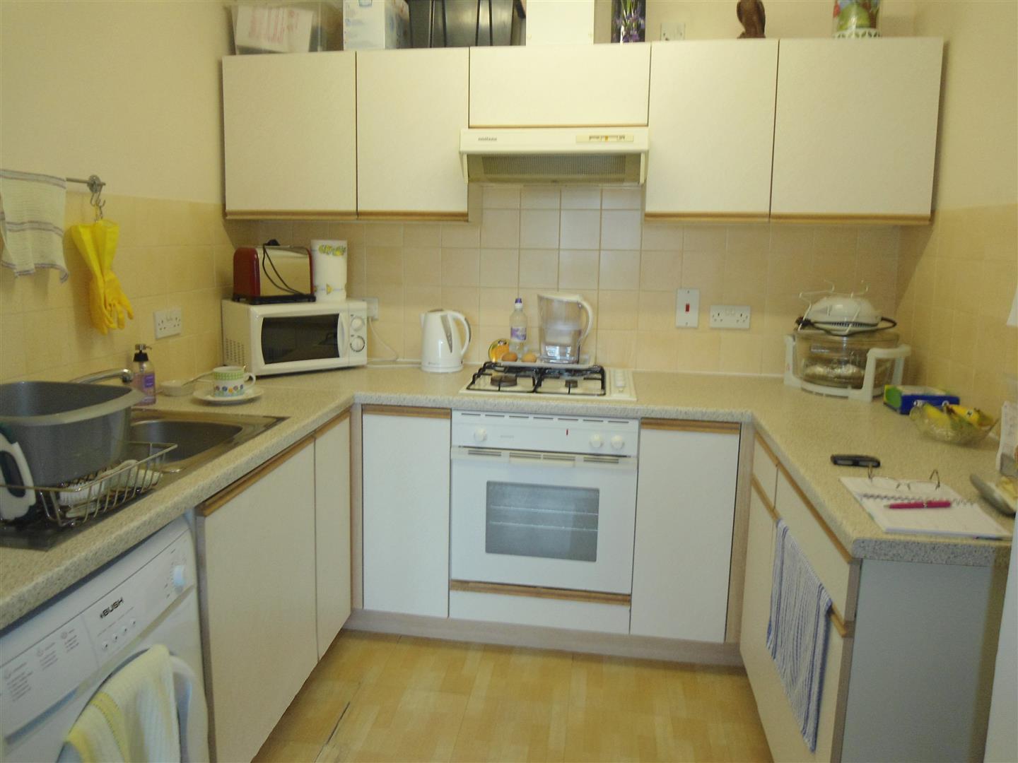 Flat Grosvenor Avenue in Chatham