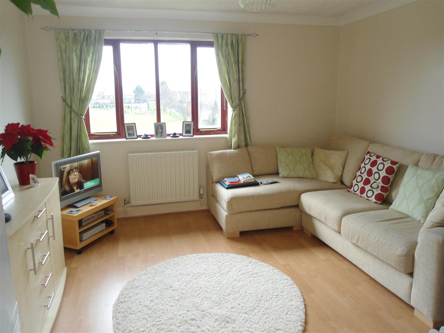 Flat Grosvenor Avenue in Chatham
