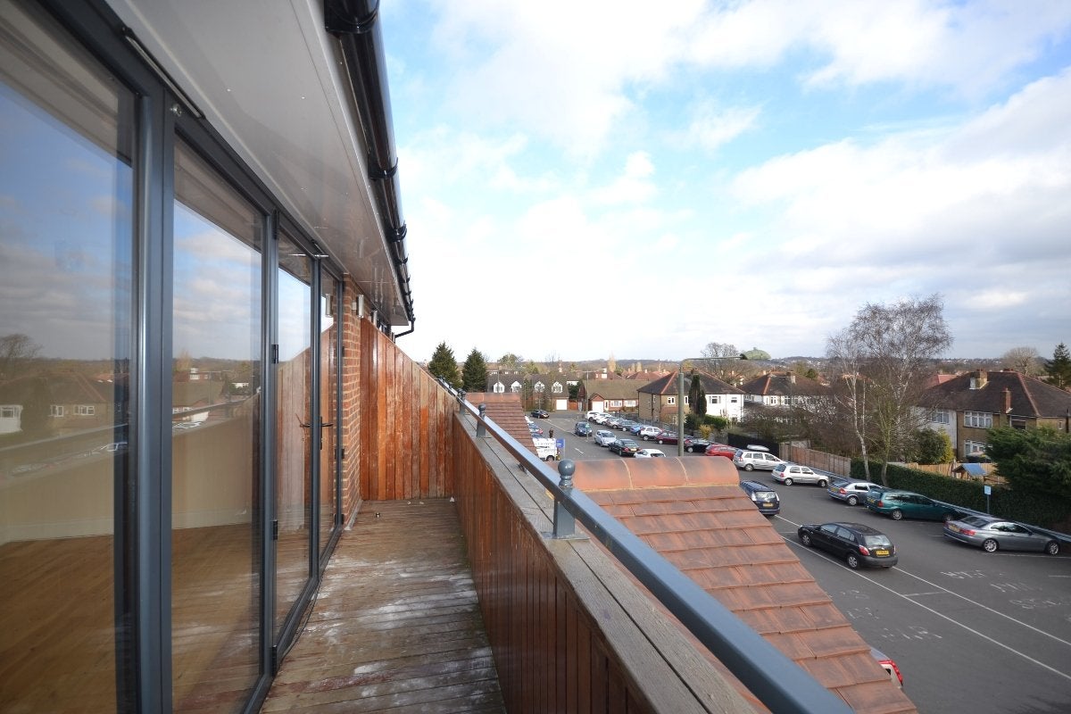 Flat Oak Grove in Greater London