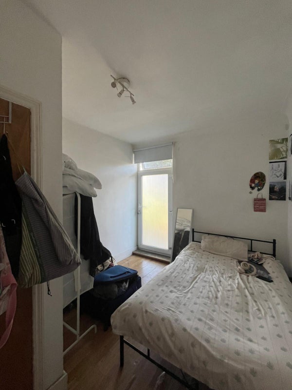 Room Brockley Road in Greater London