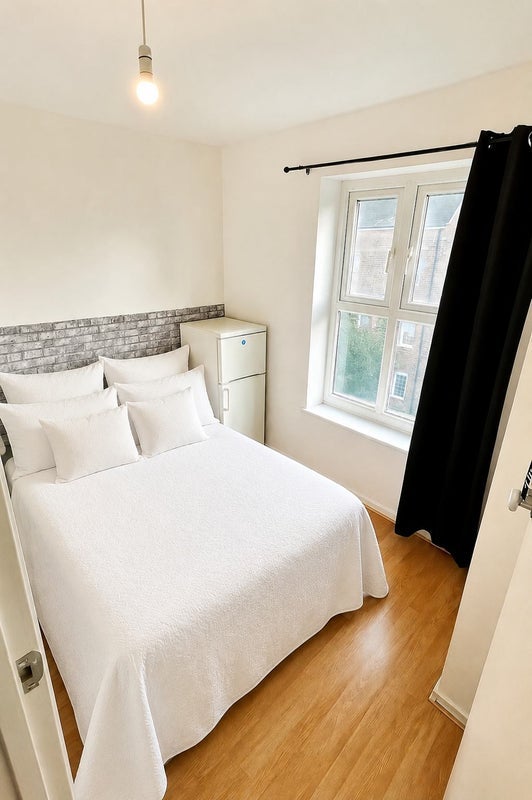 Room Newburn Street in Greater London