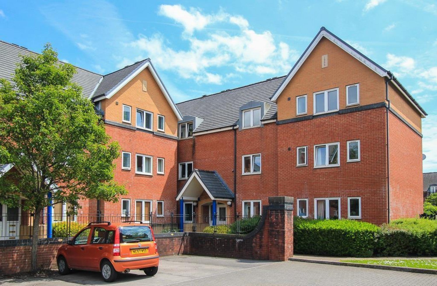 Flat Corvette Court in Cardiff