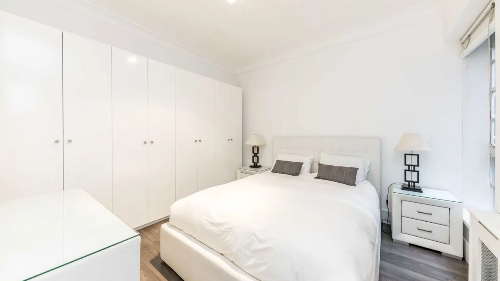 Flat Grosvenor Street in City of Westminster