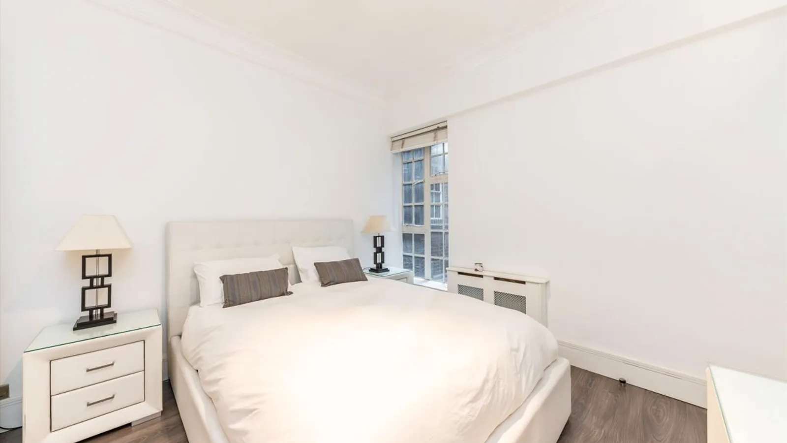 Flat Grosvenor Street in City of Westminster